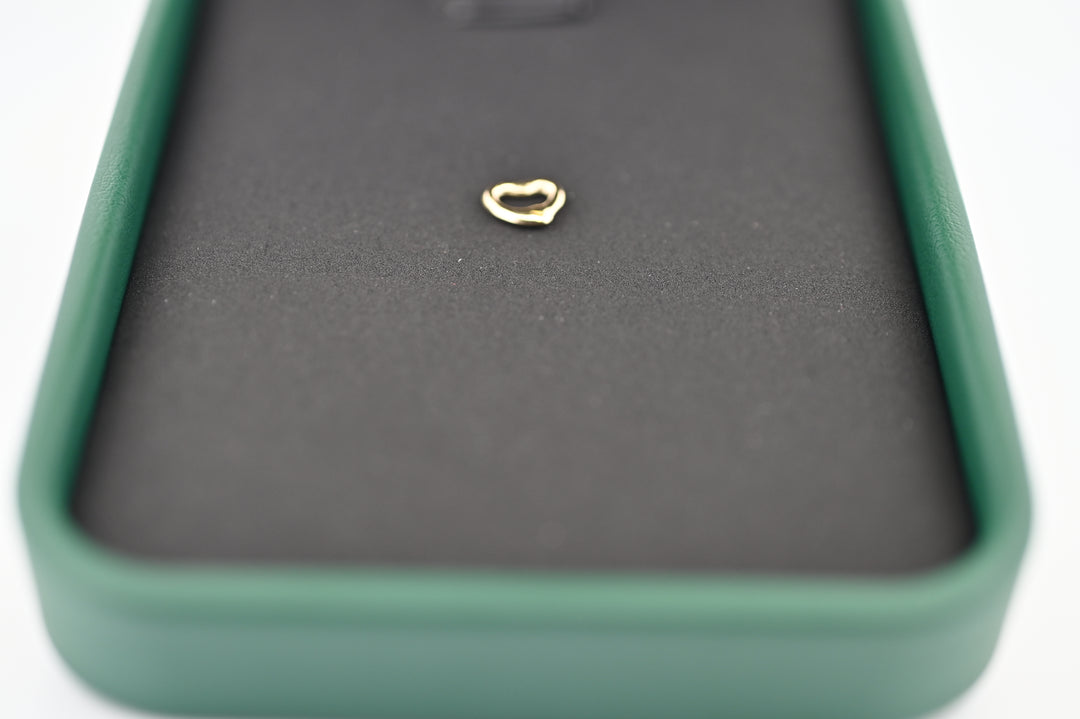 Pandantiv aur Hera in forma de inima, elegant si rafinat, prezentat intr-o cutie verde, cadou ideal pentru femei