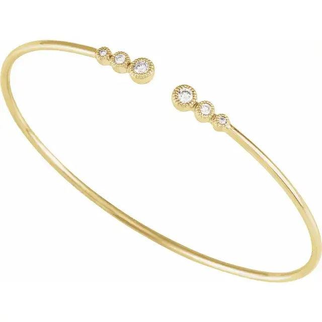Brățară din aur galben 14K, cu diamante naturale 0.25 ct, inspirată de zeița-mamă, design elegant și versatil pentru femei.