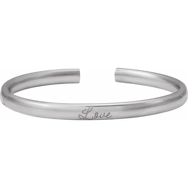 Eleganta brățară gravată "Love" din aur alb, design minimalist, cadou perfect pentru damă, exprimă rafinamentul și simplitatea atemporală.