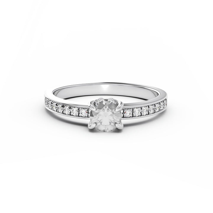 Inel de logodnă elegant din platină cu diamant de 1ct și 18 diamante mai mici, cadou perfect premium pentru femei.