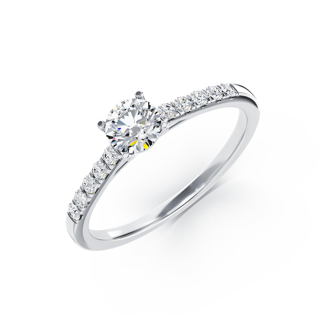 Inel logodnă platină cu diamant central 0.3ct și 10 diamante mici, design elegant și luxos pentru femei, simbol al iubirii pure.