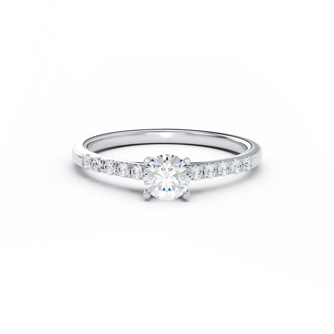 Inel logodnă platină cu diamant central 0.5ct, înconjurat de 10 diamante mici, design elegant și luxos, cadou perfect pentru femei.