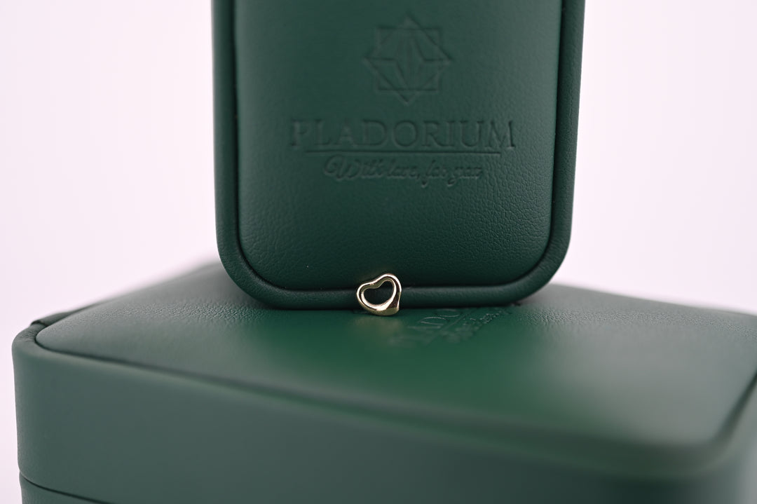 Cutie elegantă verde Pladorium cu pandantiv inimă aur Hera, cadou premium pentru femei, rafinat și accesibil.