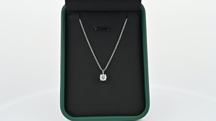 Lanț platină cu pandantiv diamant 0.3ct, ideal cadou luxos, simbol al grației și durabilității, în cutie elegantă neagră