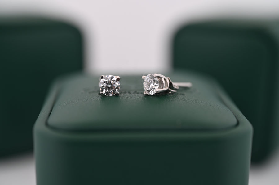Cercei din platină cu diamante naturale pe suport verde, bijuterie de lux "Selene" pentru femei, cadou elegant.