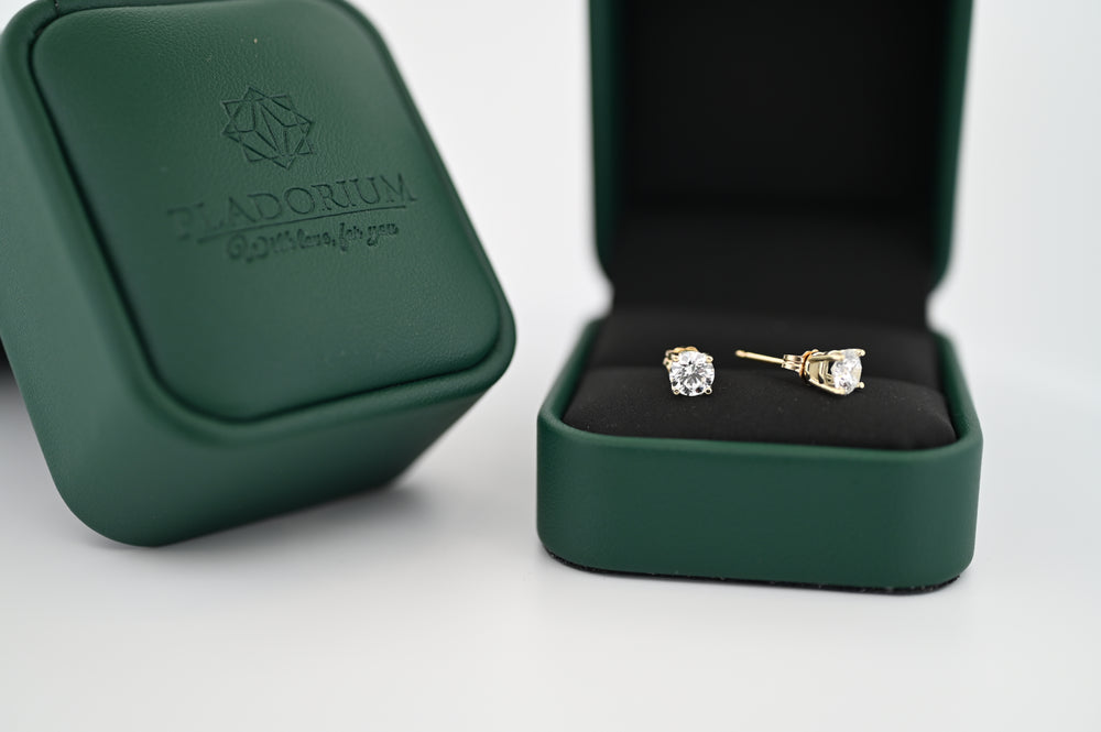 Cercei eleganți cu diamante naturale Selene, aur galben 1ct, prezența distinctă Pladorium, cadou premium de lux pentru femei