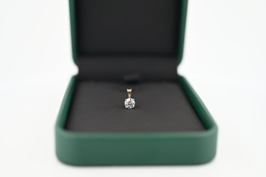 Pandantiv aur cu diamant lab grown 0.3ct în cutie elegantă, bijuterie damă premium, cadou perfect cu diamant lab grown
