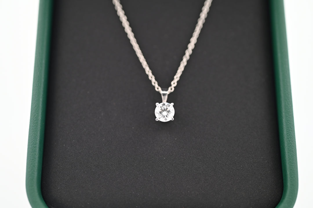 Lant platină cu pandantiv diamant 0.3ct lab grown, eleganță atemporală, simbol al durabilității, cadou premium pentru femei.