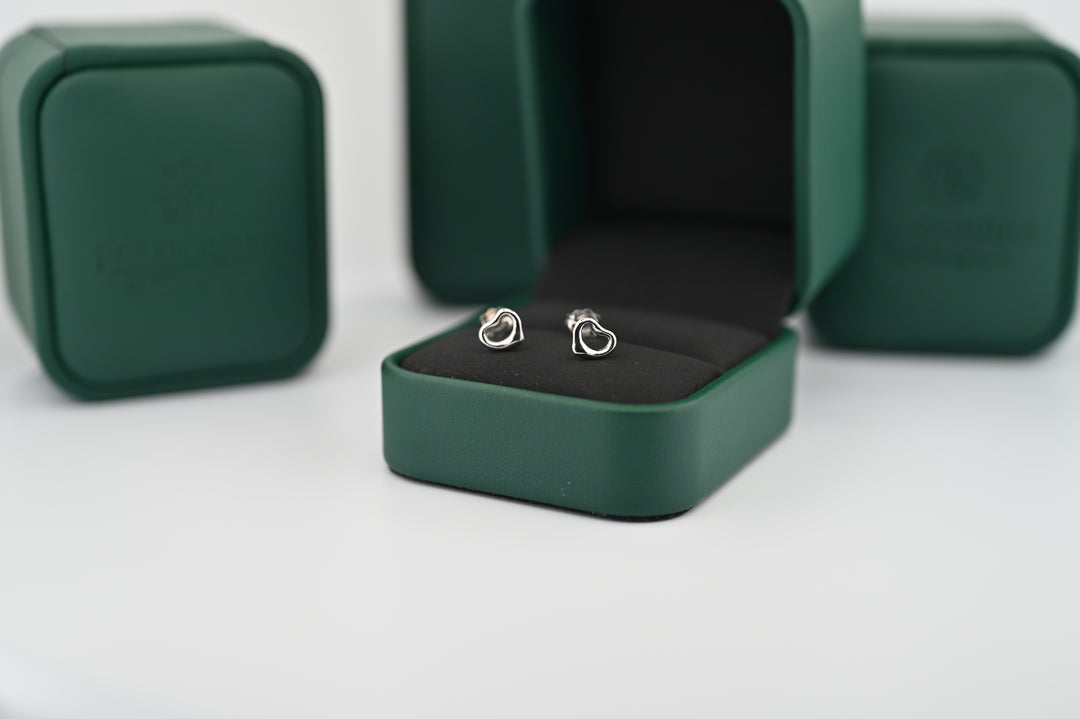 Cercei Platină Hera, design elegant și clasă premium, perfect pentru femeia modernă, prezentat în cutie rafinată