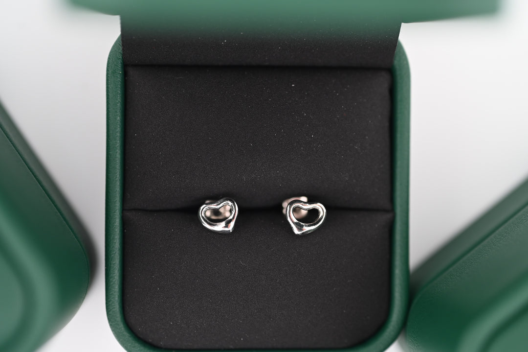 Cercei Hera din platină în formă de inimă, pentru femei elegante, în cutie verde, stil premium, cadou perfect, pladorium.