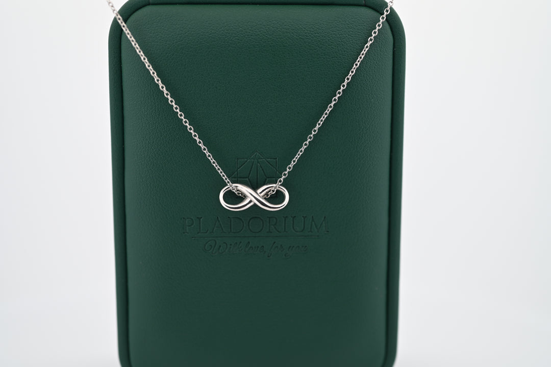 Elegant pandantiv Artemis din platină, simbol infinit, perfect pentru femei. Cadou rafinat ce îmbină lux și durabilitate, Pladorium.