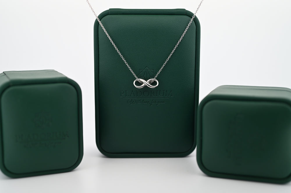 Pandantiv platină Lant Platina 1.2mm cu Artemis, eleganță și rafinament, în cadou premium pentru femei.