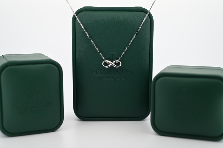 Pandantiv platină Lant Platina 1.2mm cu Artemis, eleganță și rafinament, în cadou premium pentru femei.