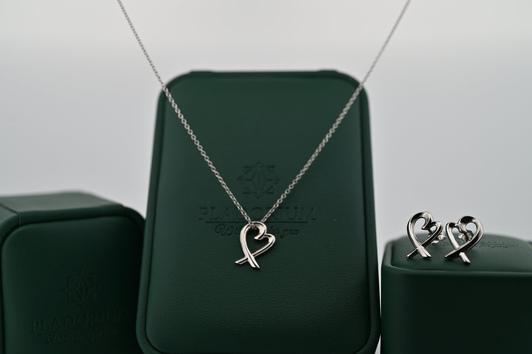 Alt Tag: Lant platina cu pandantiv Eros, simbol al eternității și eleganței, bijuterie premium pentru femei, cadou ideal.