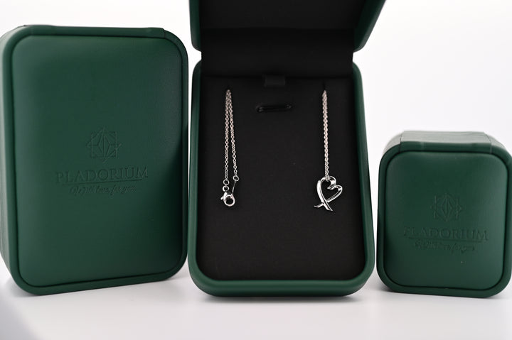Lant Platina 1.2mm cu Pandantiv Eros, simbol al eternității, în cutie elegantă Pladorium. Bijuterie premium cu rafinament.