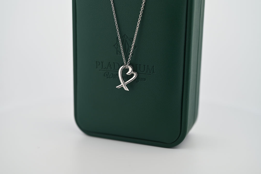 Pandantiv platină Eros elegant, simbolizând eternitatea, pentru femei, montat pe lanț platină 1mm în cutie pladorium de lux.