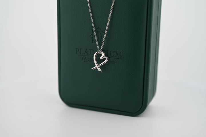 Pandantiv platină Eros elegant, simbolizând eternitatea, pentru femei, montat pe lanț platină 1mm în cutie pladorium de lux.