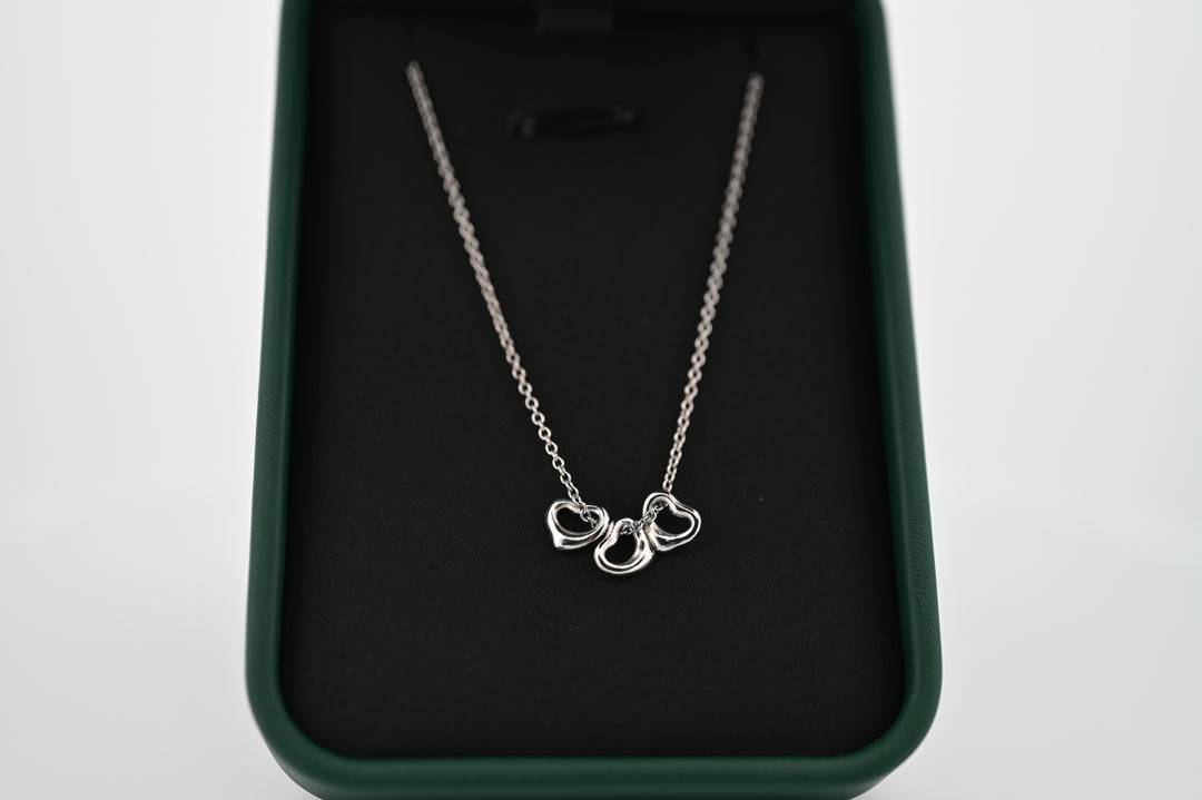 Pandantiv Platina Hera, rafinament clasic și eleganță, bijuterie premium pentru femeia modernă, simbol al regalității și frumuseții.