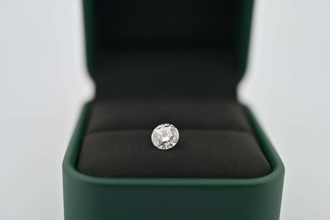 Alt Tag: Lab grown 0.3 ct diamond in an elegant jewelry box, perfect ethical gift for women, offering premium brilliance and affordability.