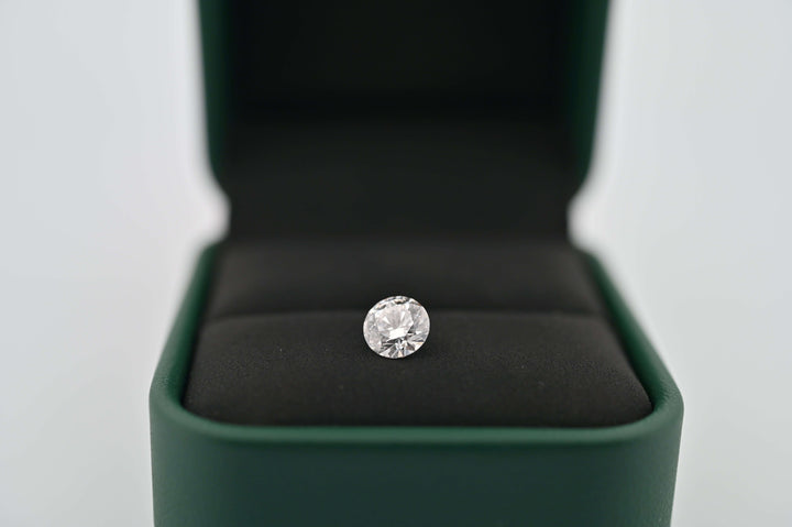 Alt Tag: Lab grown 0.3 ct diamond in an elegant jewelry box, perfect ethical gift for women, offering premium brilliance and affordability.