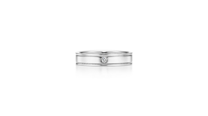 Verighetă elegantă din platină cu diamant pentru femei, simbol al iubirii eterne, cadou premium, disponibilă la preț corect.