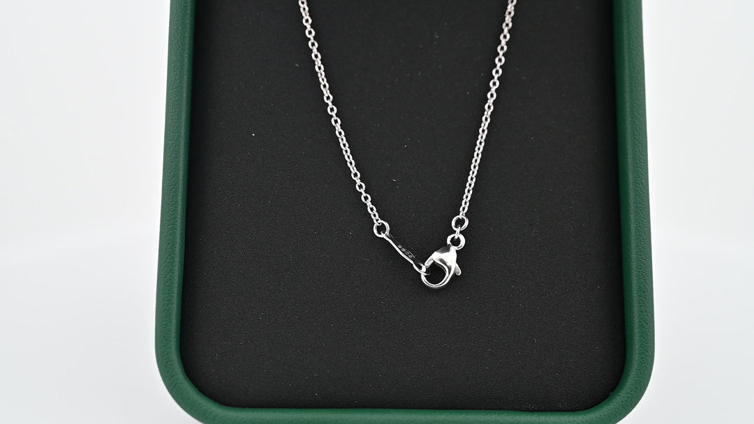 Lanț Platină 1.2mm elegant, simbol al rafinamentului și durabilității, ideal pentru femei, finisare premium, fundal negru.