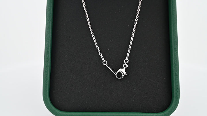 Lanț Platină 1.2mm elegant, simbol al rafinamentului și durabilității, ideal pentru femei, finisare premium, fundal negru.